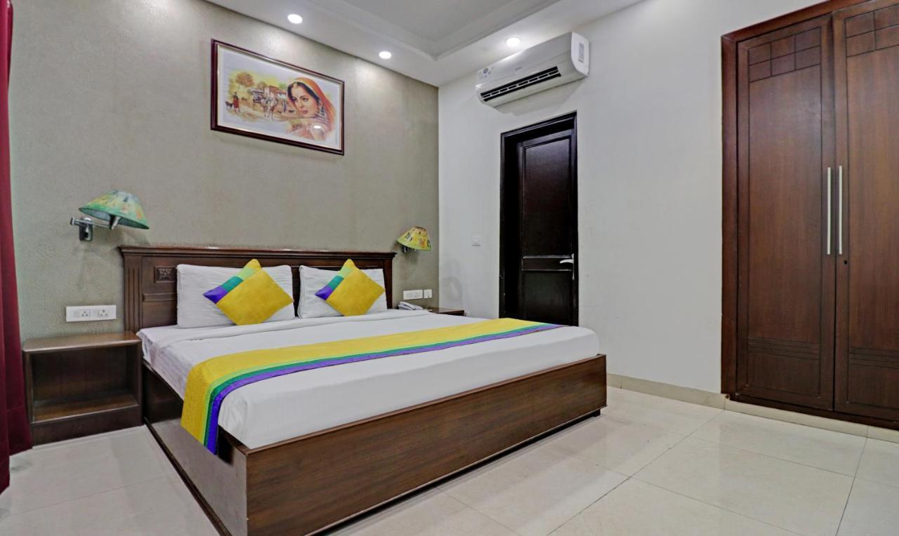 Itsy Hotels Hamlets Stay Нойда Экстерьер фото