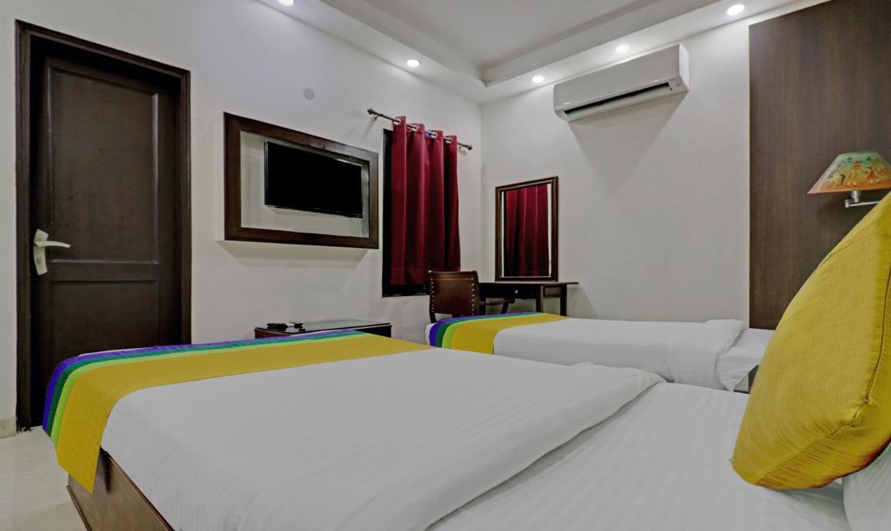 Itsy Hotels Hamlets Stay Нойда Экстерьер фото