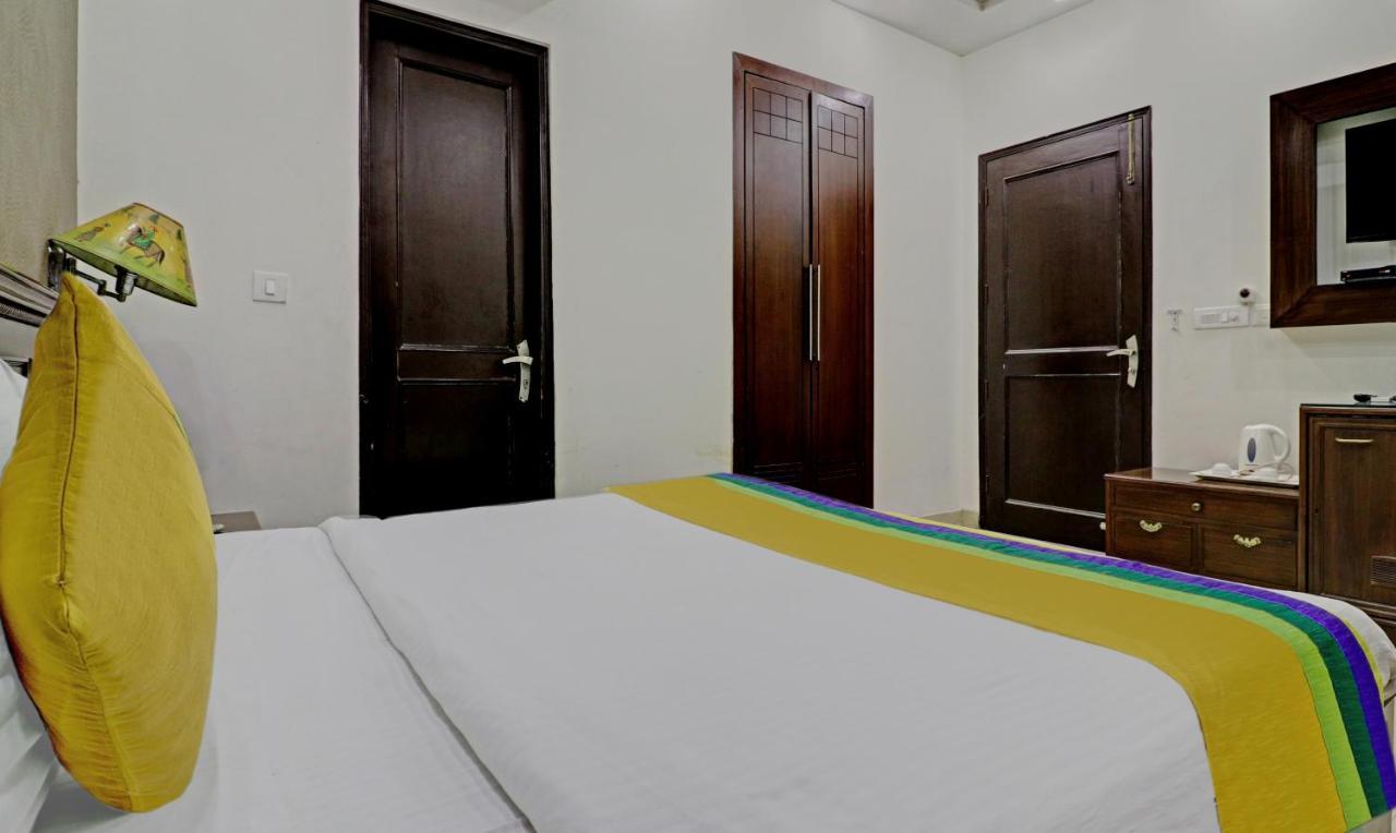 Itsy Hotels Hamlets Stay Нойда Экстерьер фото
